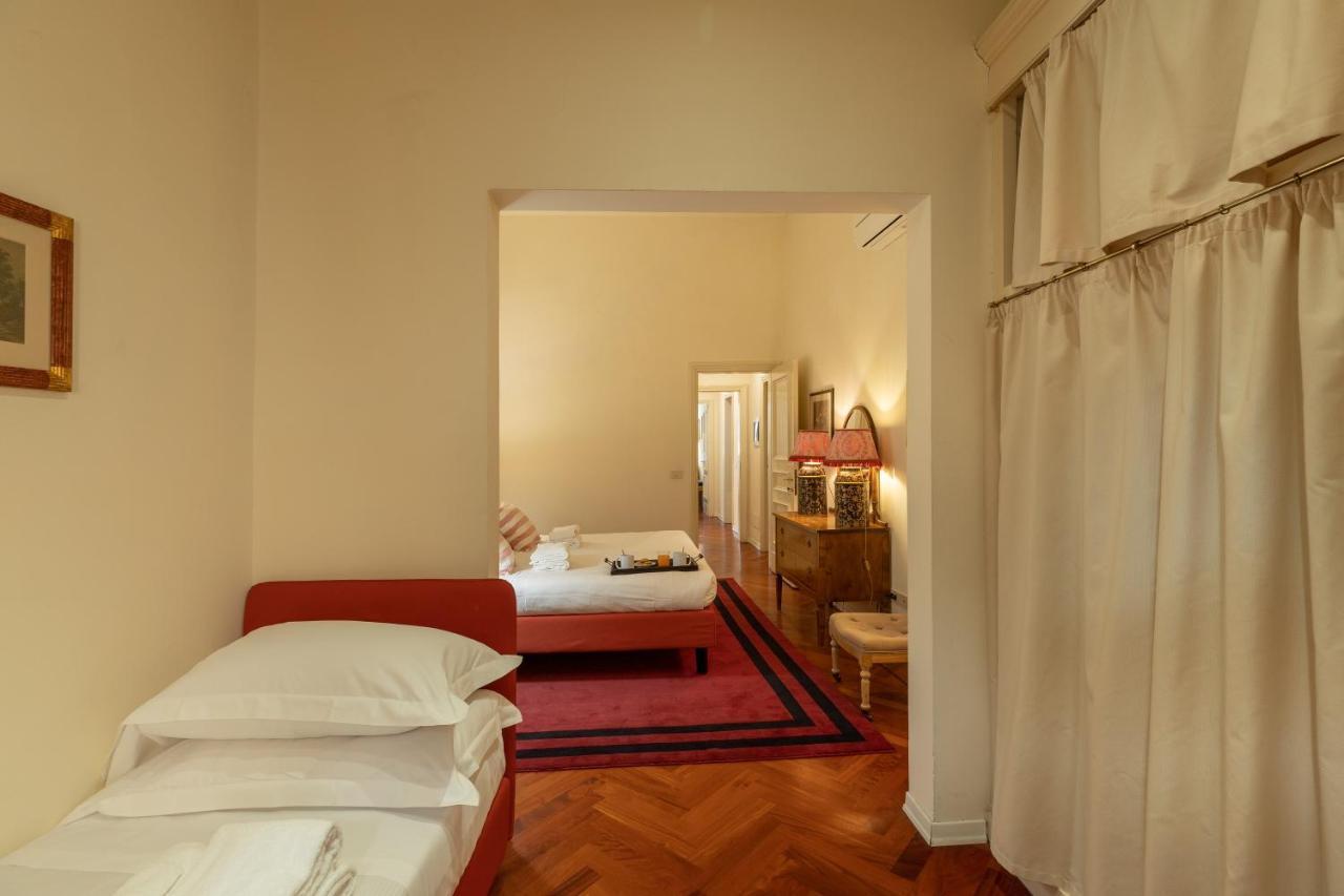 Velluto Elegant Apartment Near The Duomo ฟลอเรนซ์ ภายนอก รูปภาพ