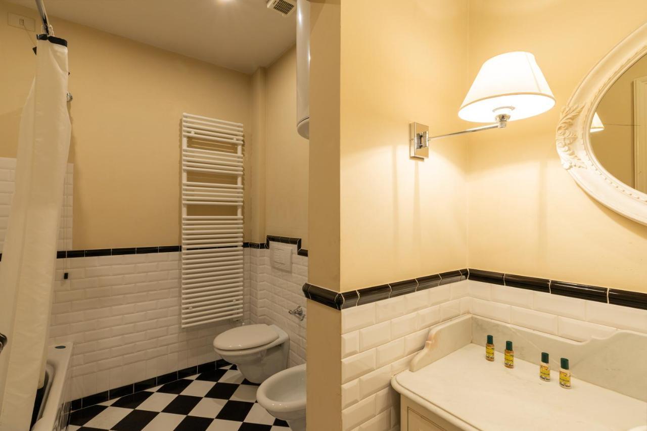 Velluto Elegant Apartment Near The Duomo ฟลอเรนซ์ ภายนอก รูปภาพ